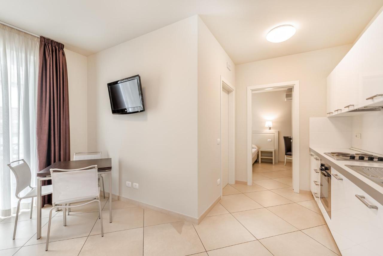 Hotel & Residence Exclusive Marina Di Carrara Exteriör bild