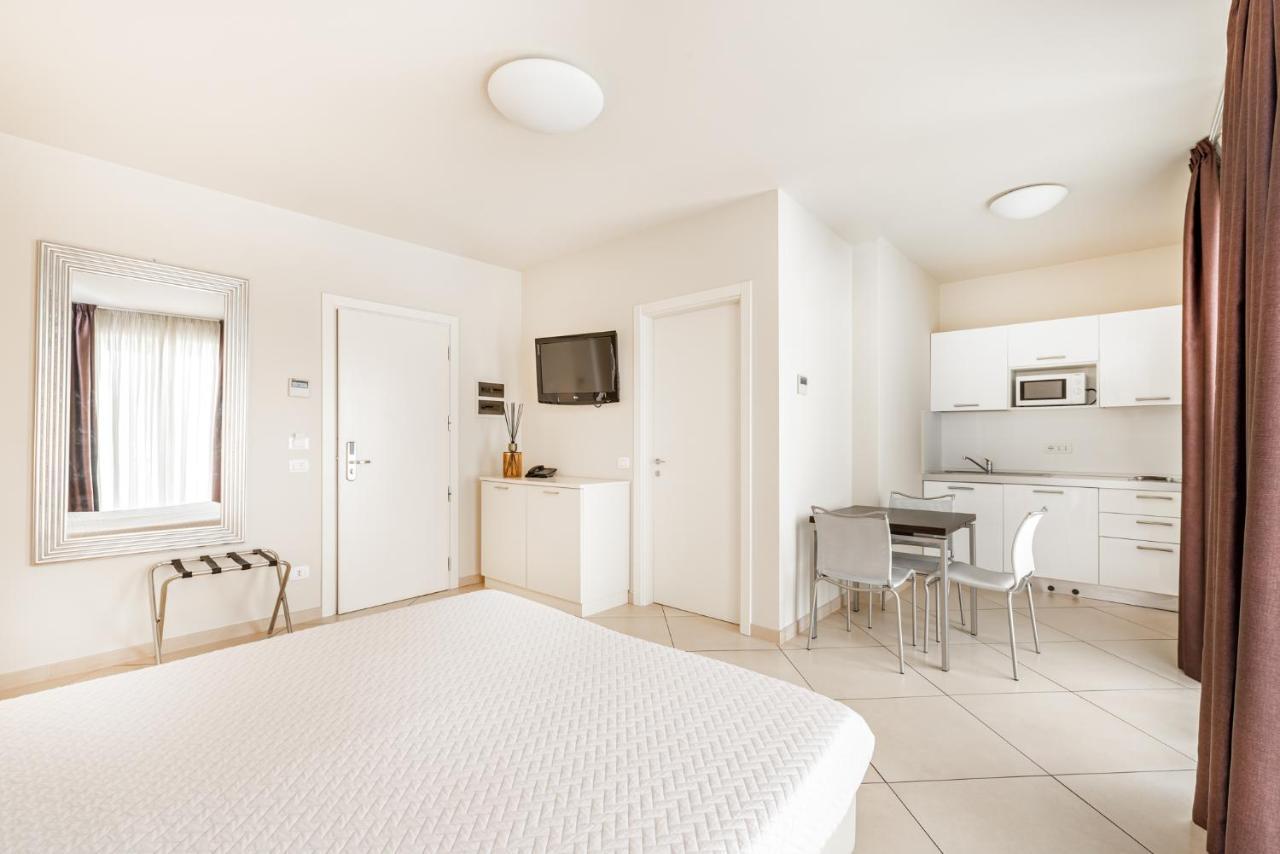 Hotel & Residence Exclusive Marina Di Carrara Exteriör bild