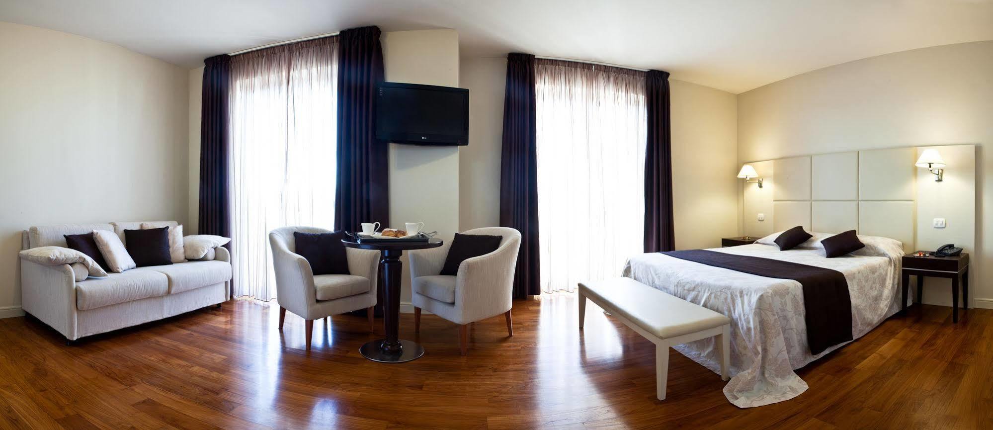 Hotel & Residence Exclusive Marina Di Carrara Exteriör bild
